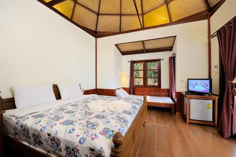 Sunwaree Phi Phi Resort Buitenkant foto